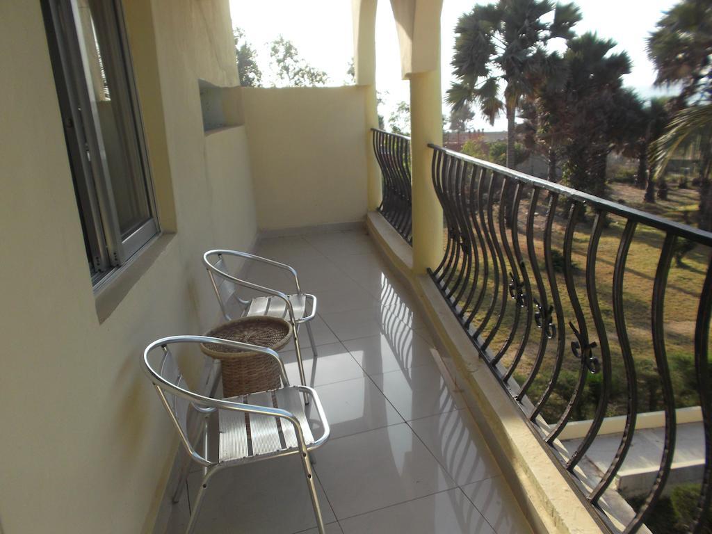 Golden Beach Hotel Serrekunda Exterior photo
