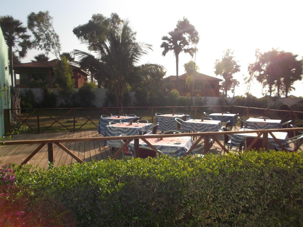 Golden Beach Hotel Serrekunda Exterior photo